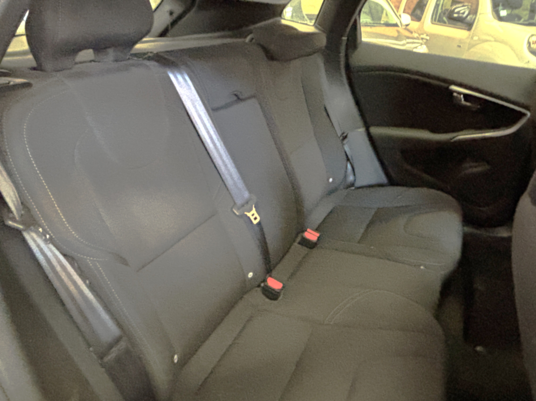 Volvo V40 — 15