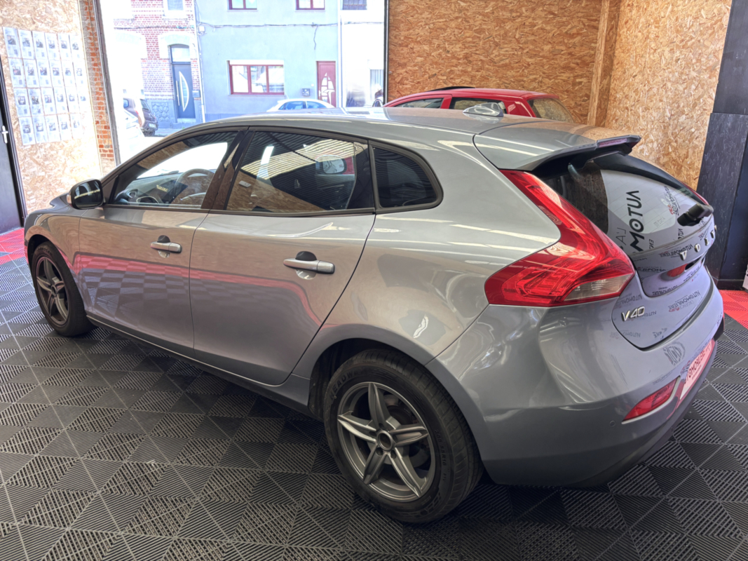 Volvo V40 — 7