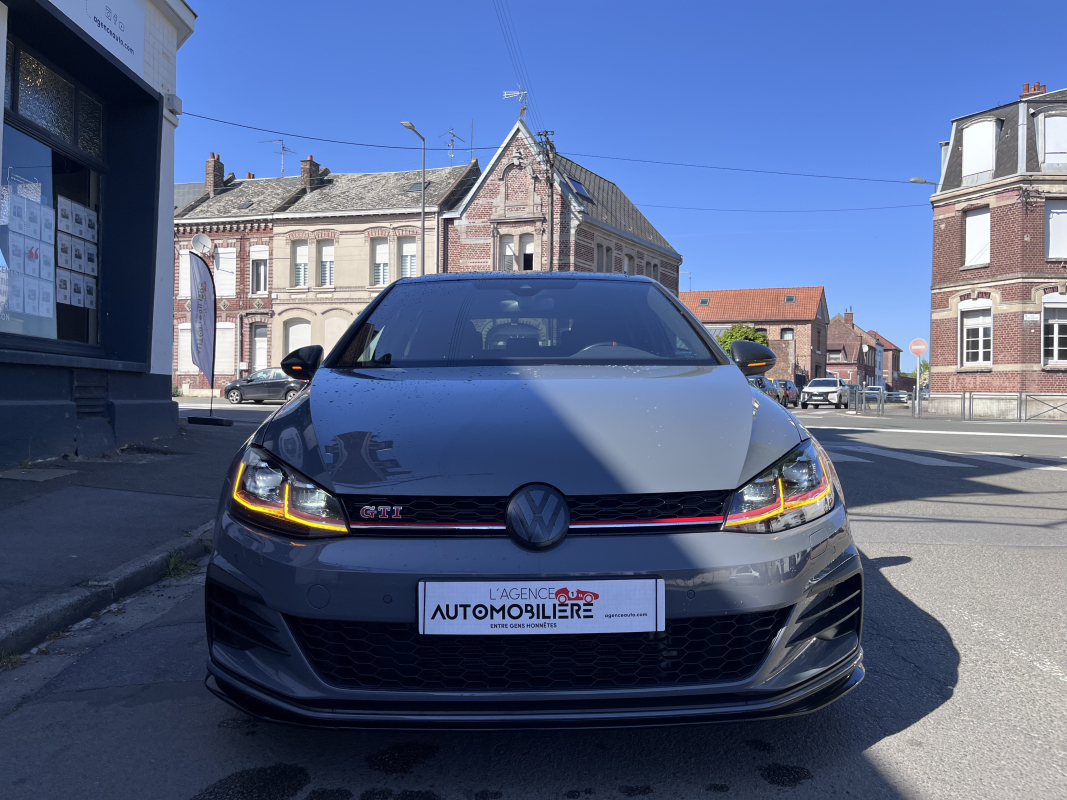 Volkswagen Golf — 2