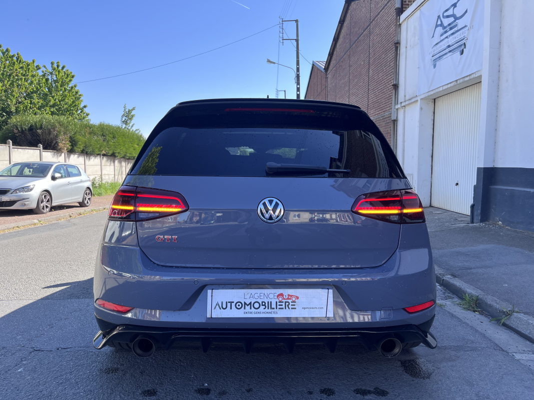 Volkswagen Golf — 6