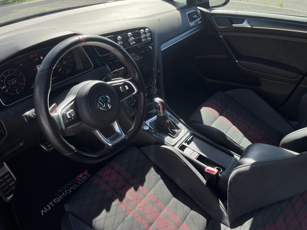 Volkswagen Golf — 12