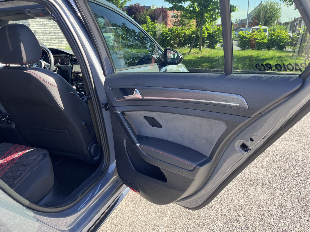 Volkswagen Golf — 26