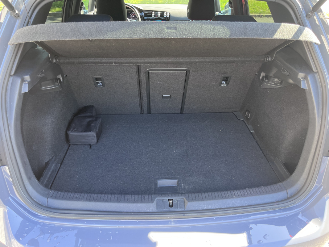 Volkswagen Golf — 33