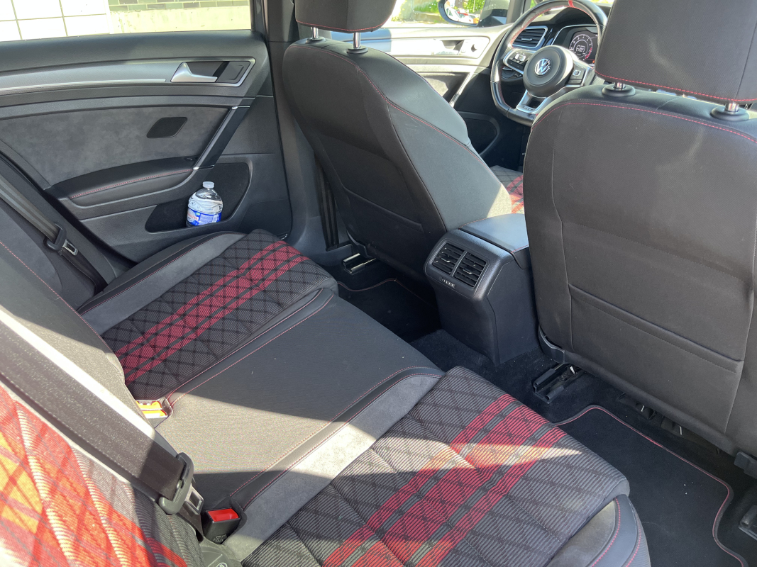 Volkswagen Golf — 27