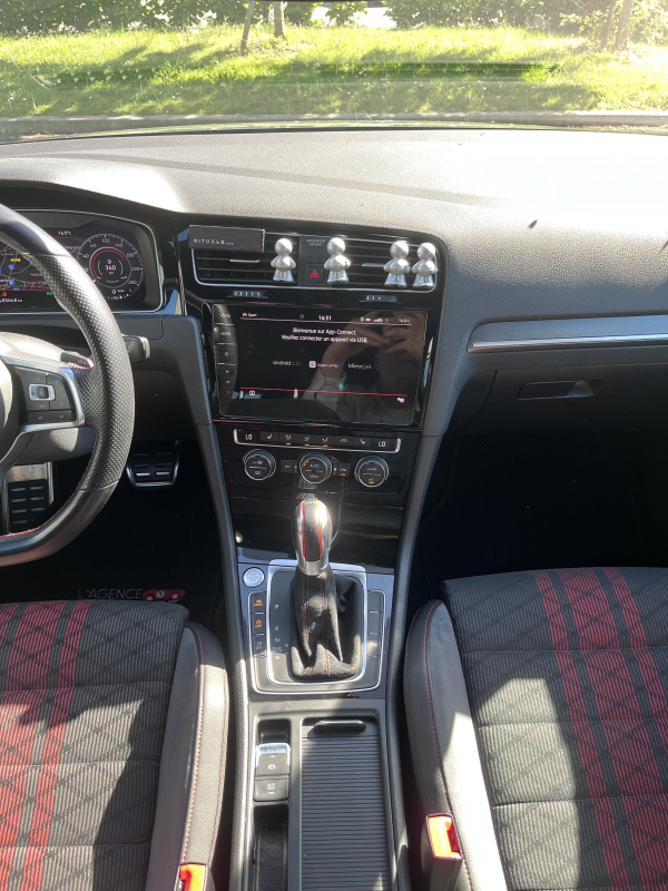 Volkswagen Golf — 21