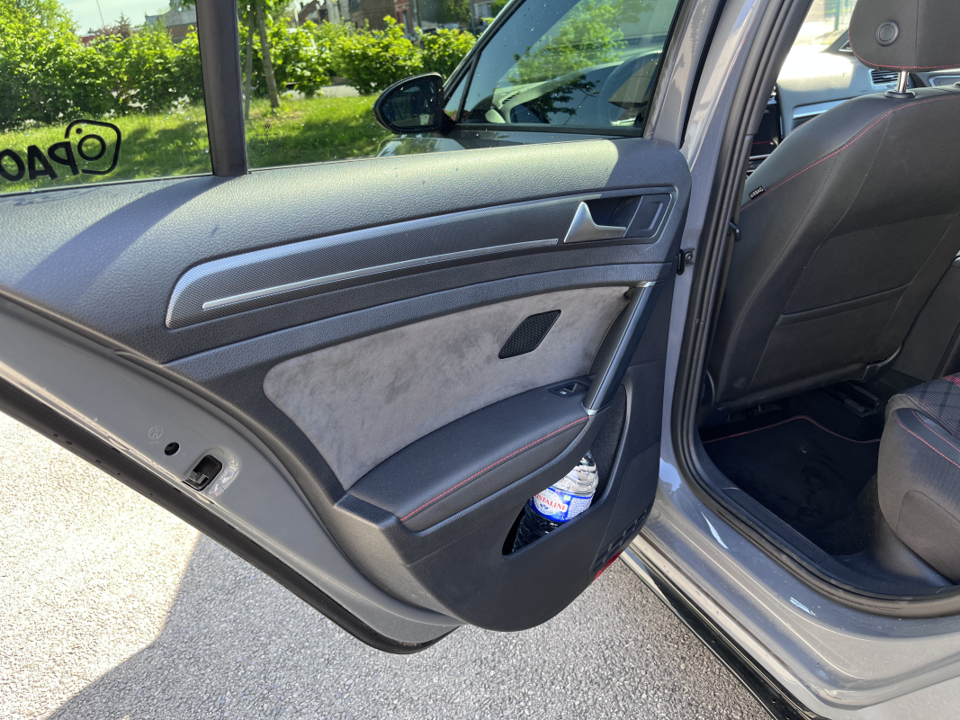 Volkswagen Golf — 29