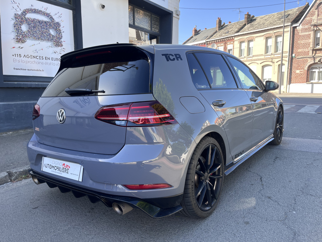 Volkswagen Golf — 7