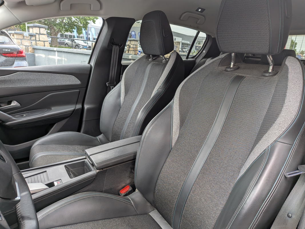 Peugeot 308 — 9