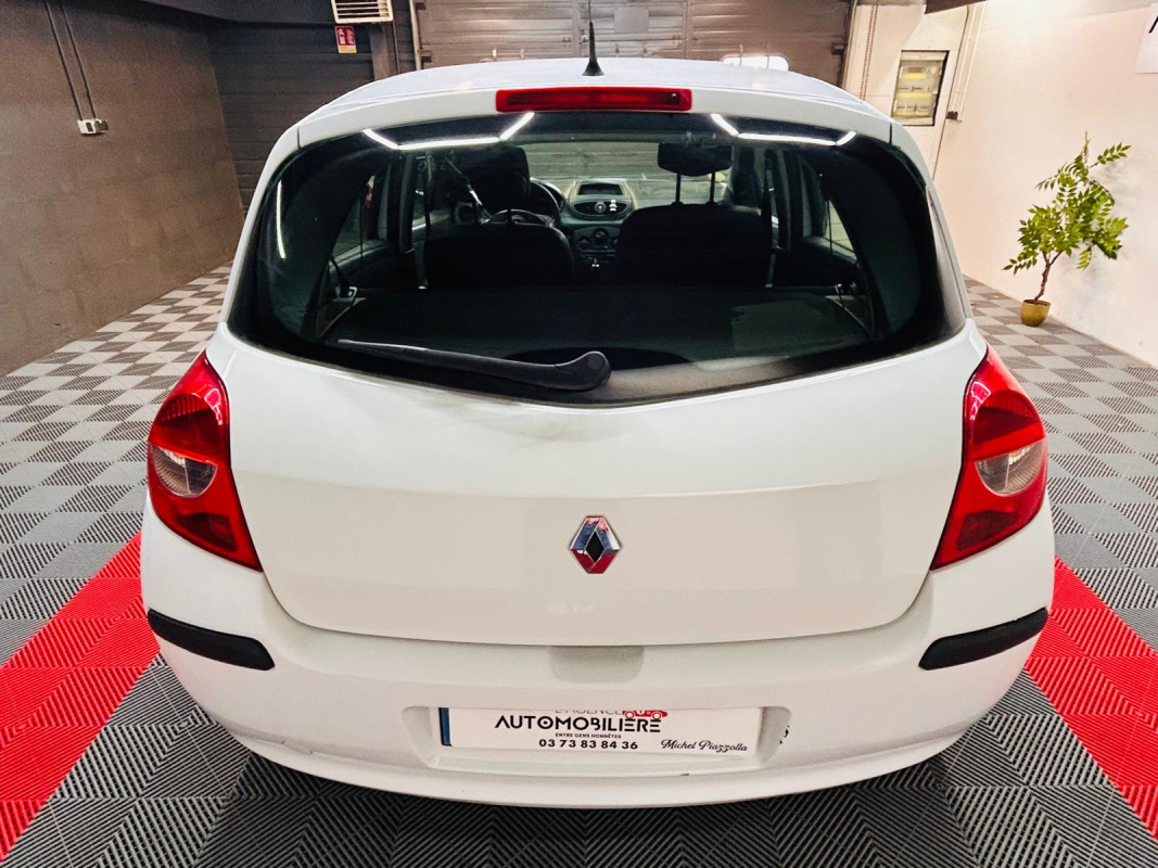 Renault Clio — 6