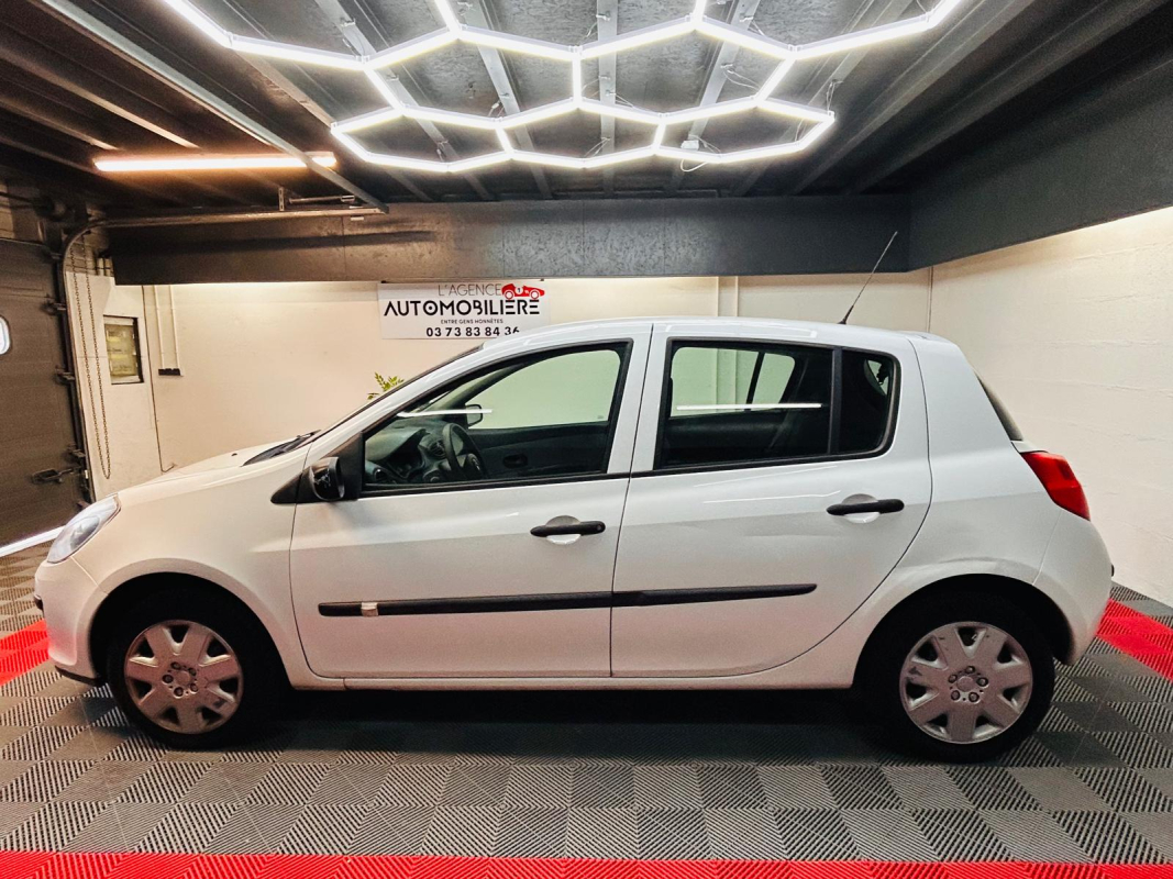 Renault Clio — 8