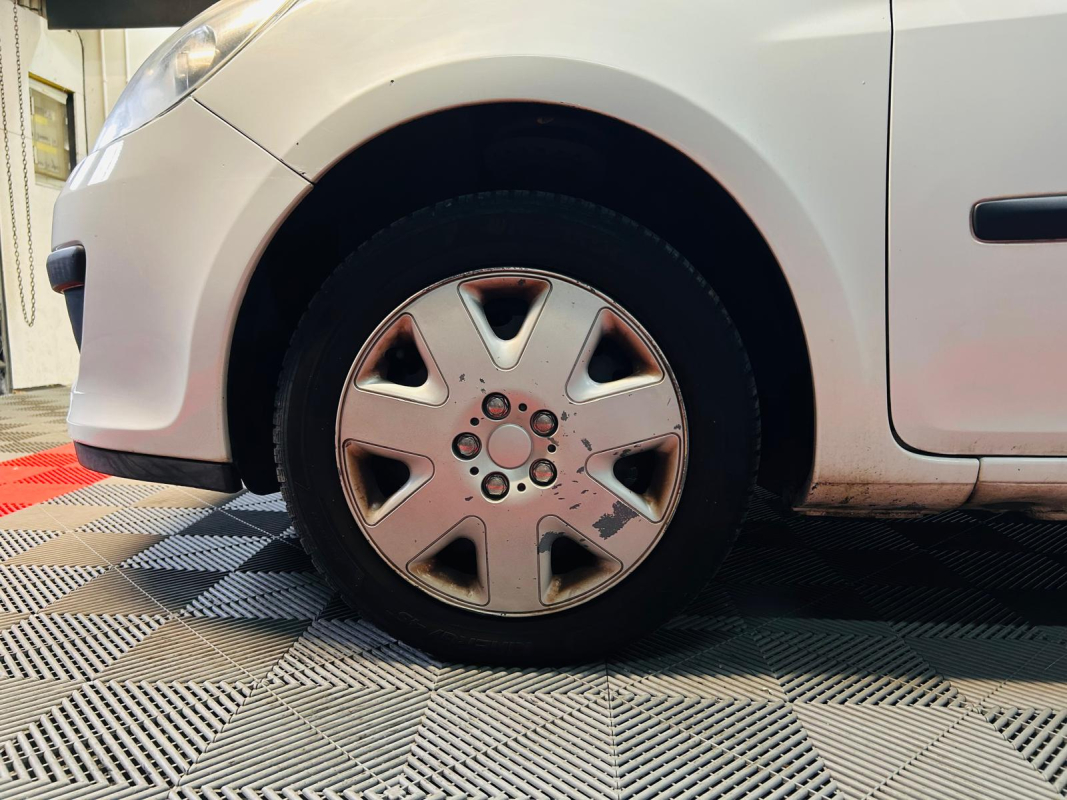 Renault Clio — 16