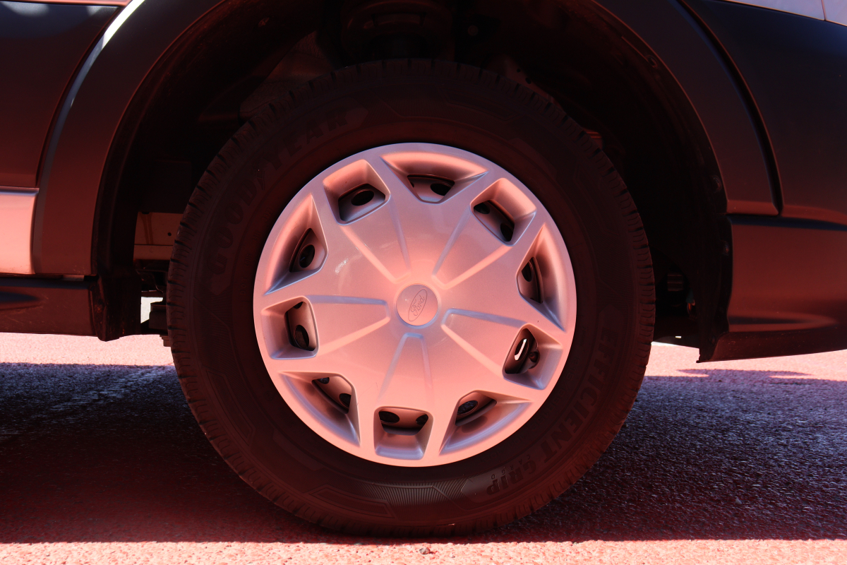 Ford Transit — 28