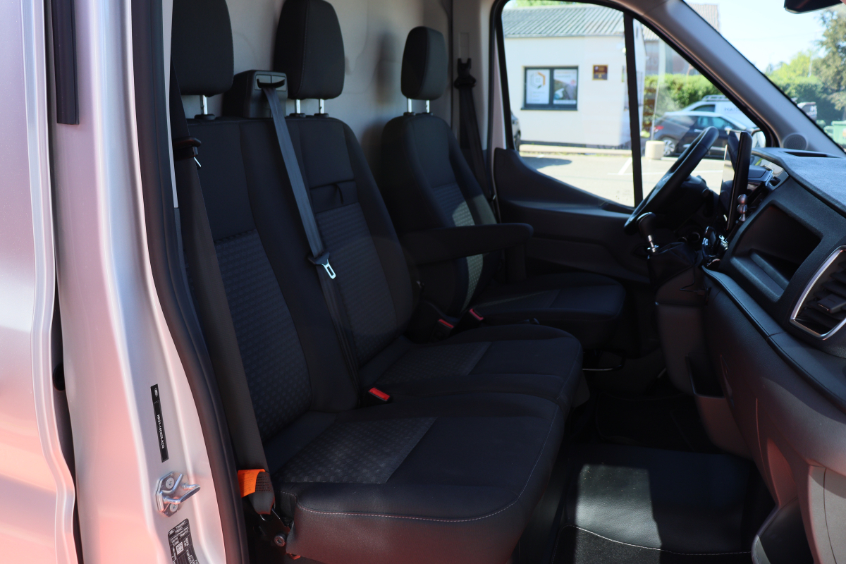 Ford Transit — 9