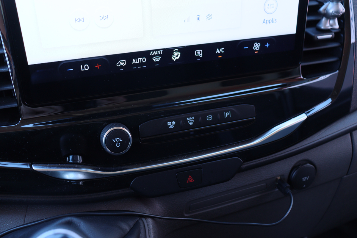 Ford Transit — 13