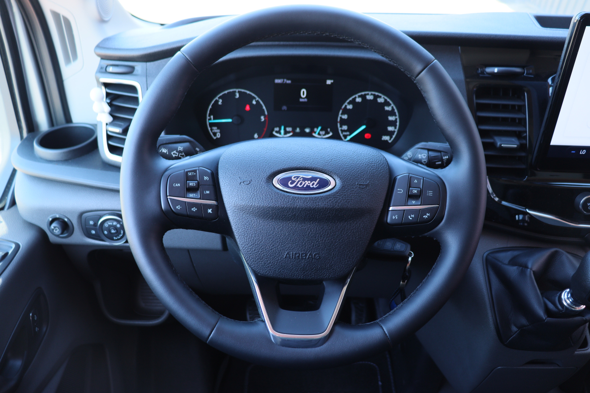 Ford Transit — 11