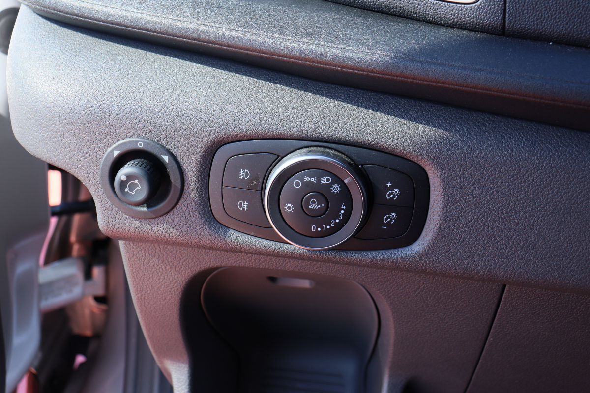 Ford Transit — 33