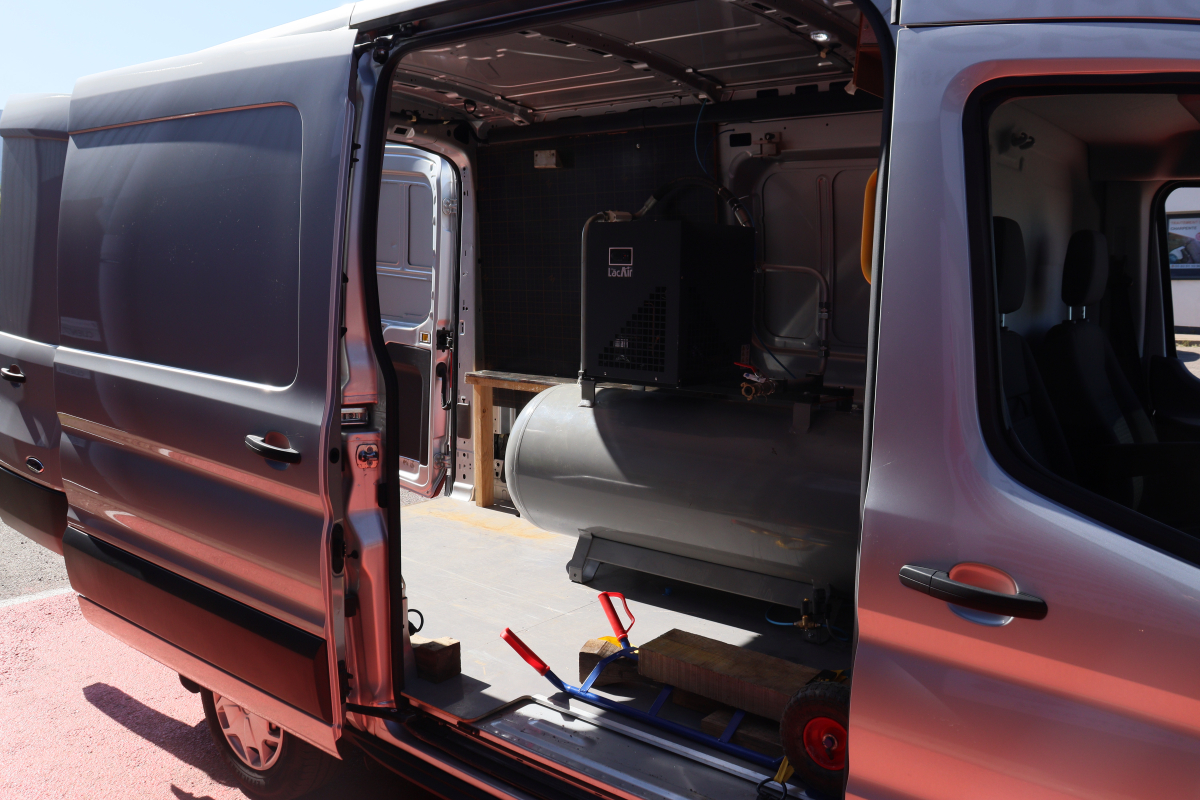 Ford Transit — 18