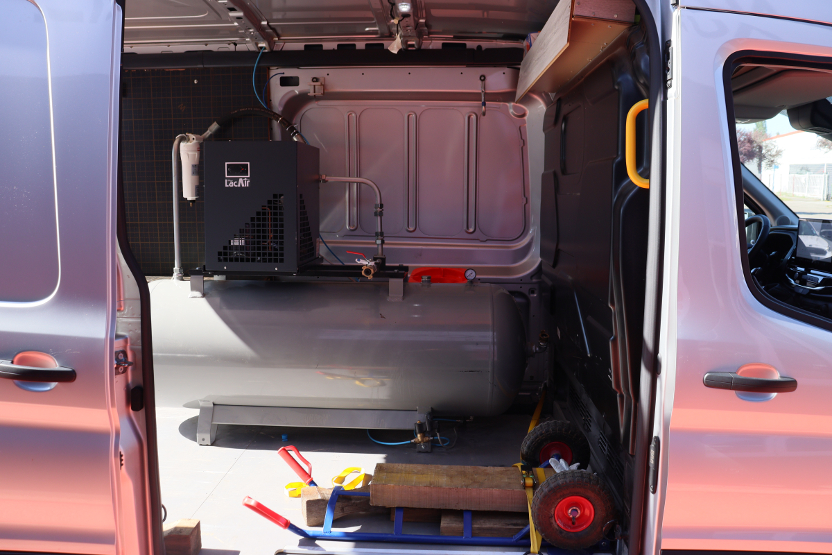 Ford Transit — 20