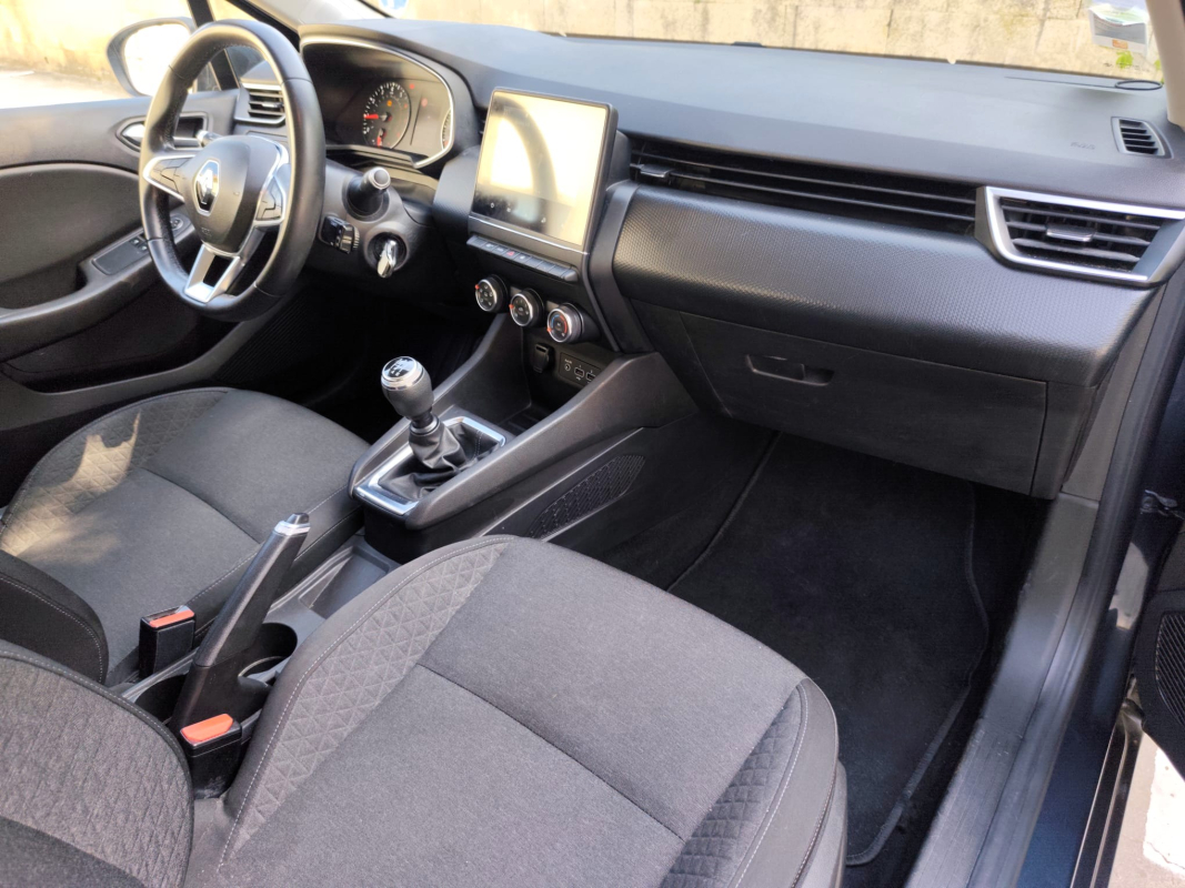 Renault Clio — 12