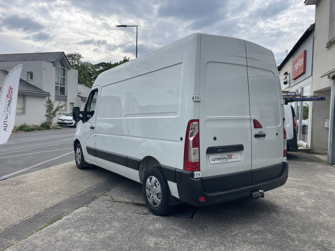 Renault Master — 5