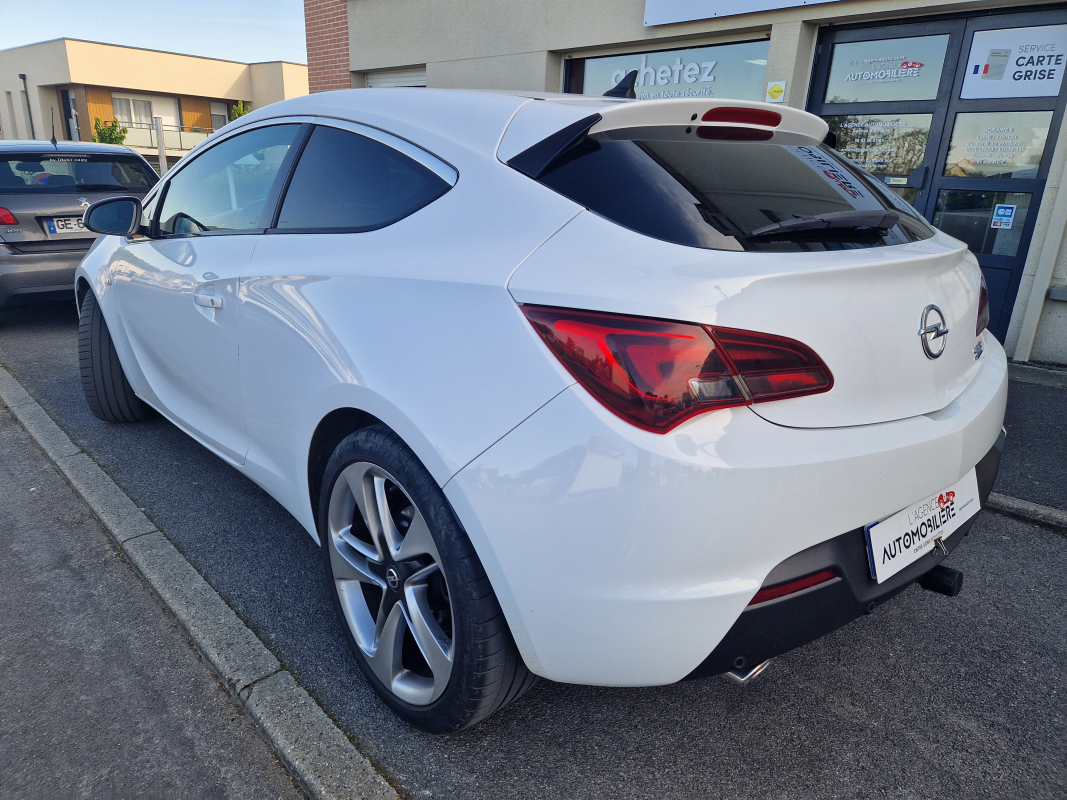 Opel Astra — 3
