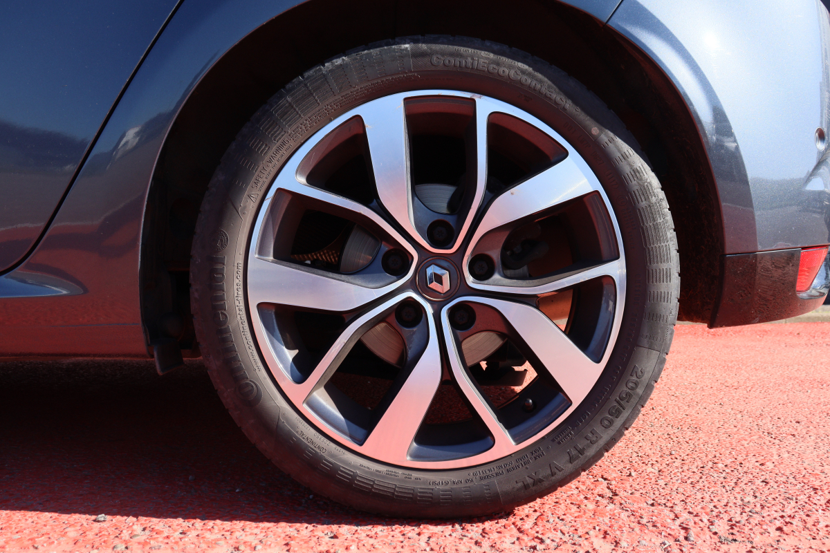 Renault Megane — 28