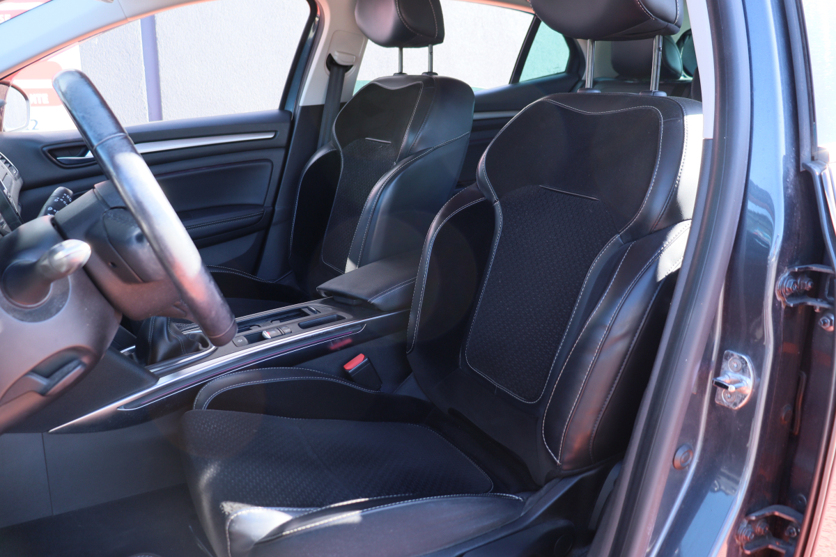 Renault Megane — 16