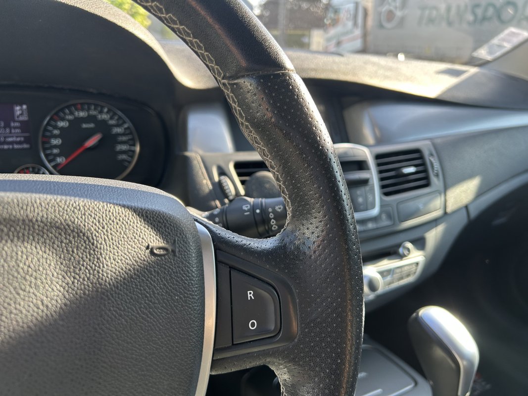 Renault Laguna Estate — 20