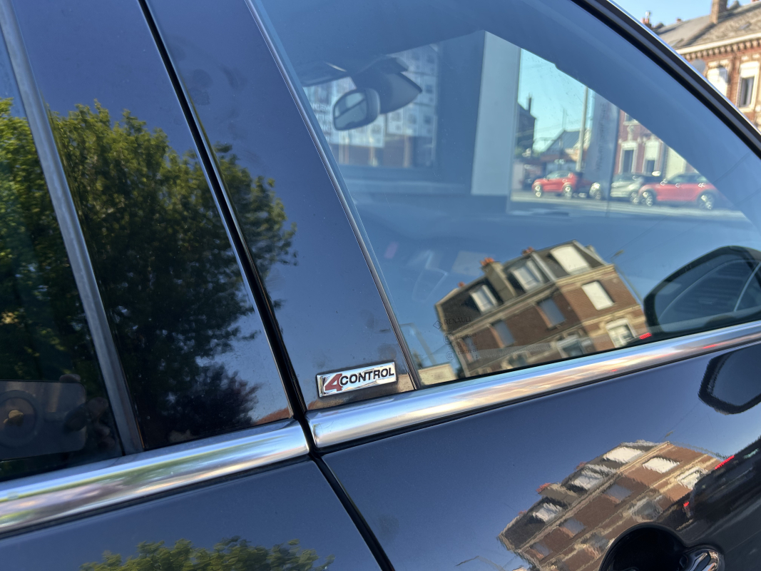 Renault Laguna Estate — 14