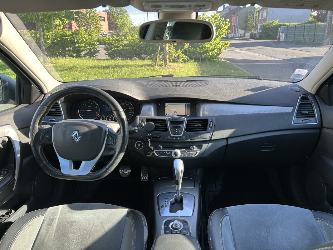 Renault Laguna Estate — 28