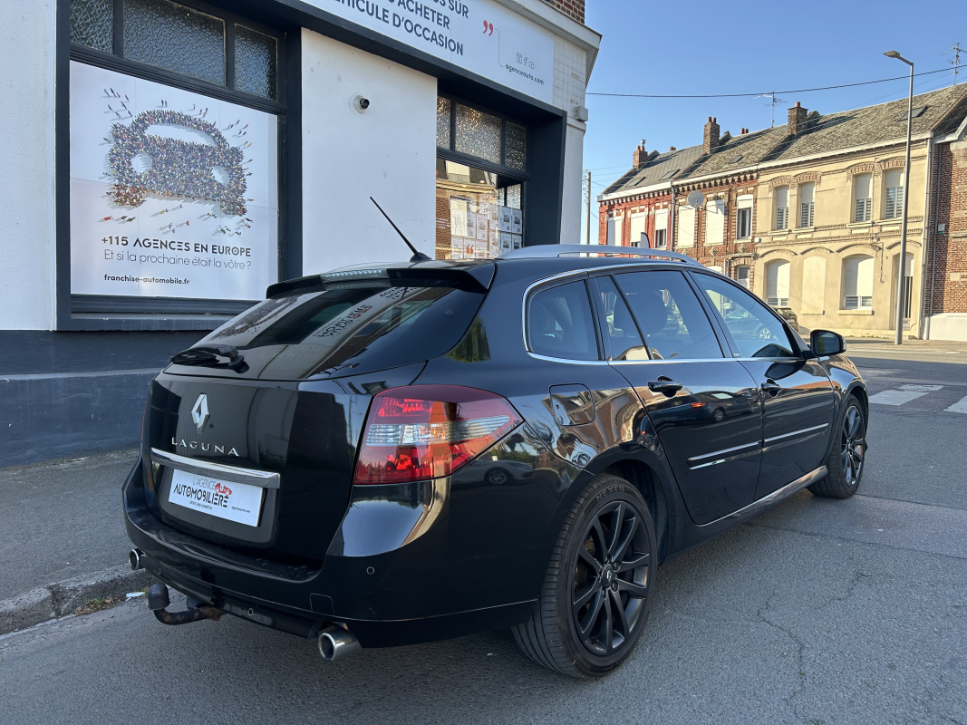 Renault Laguna Estate — 12