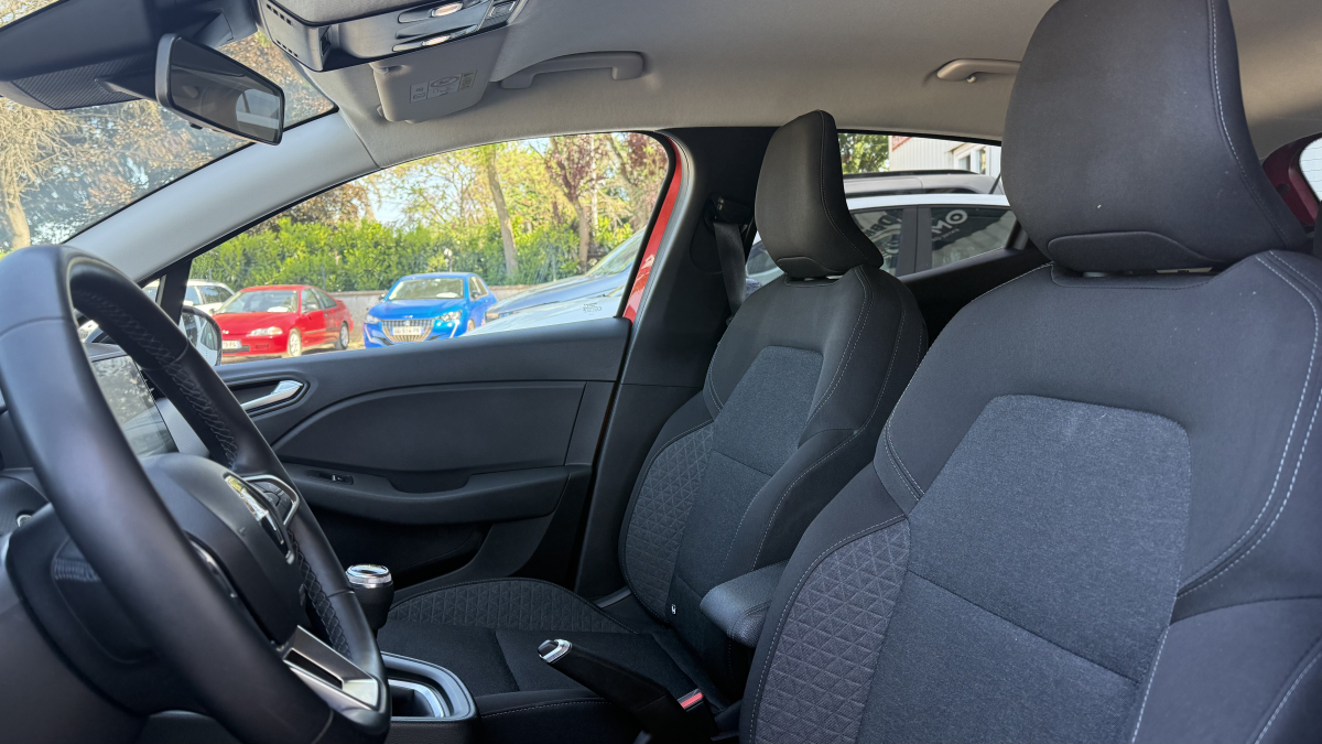 Renault Clio — 12