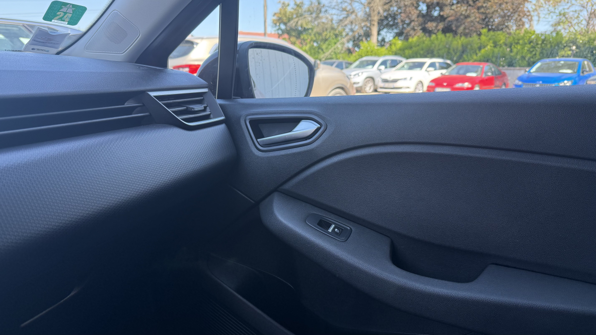 Renault Clio — 19