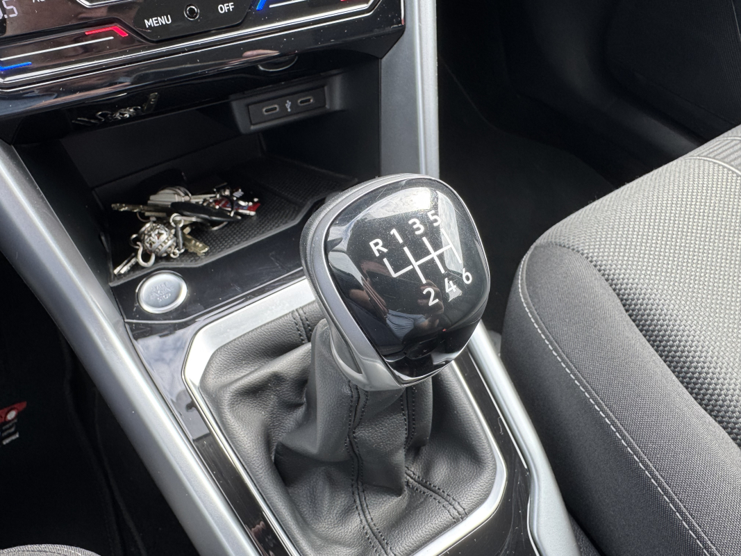 Volkswagen T-roc — 18