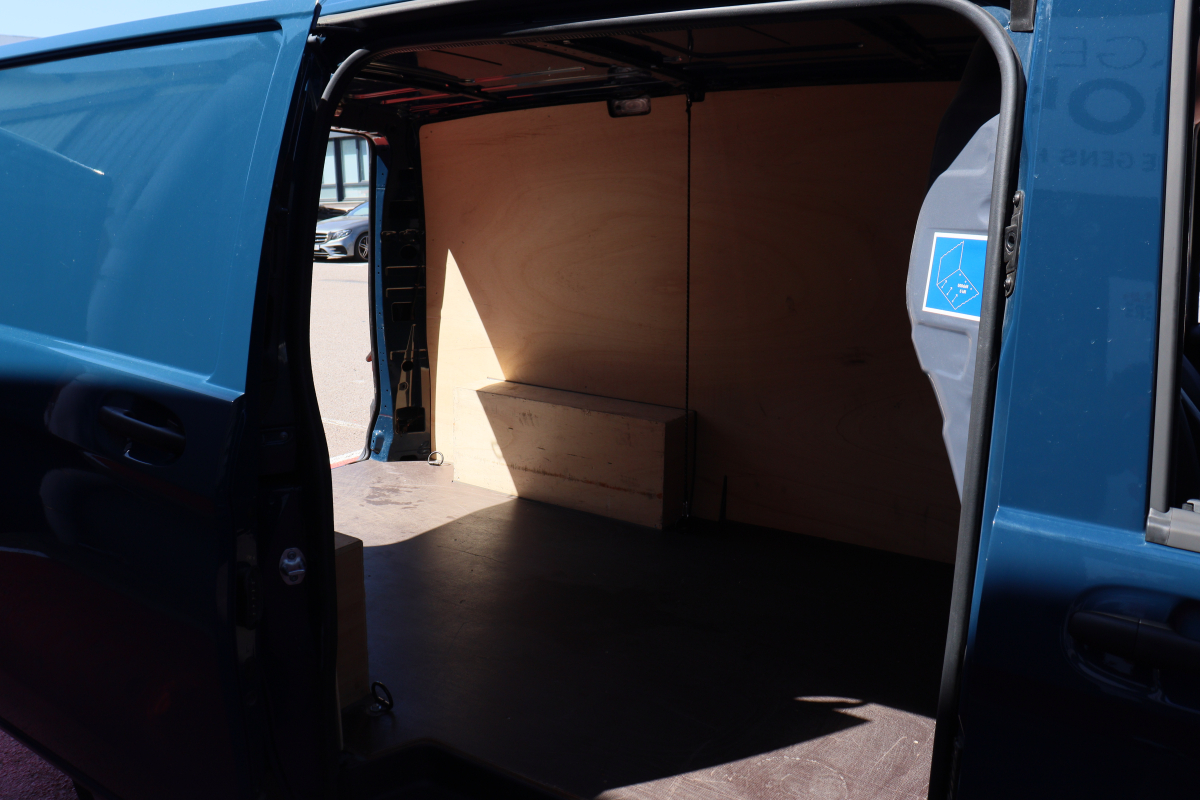 Mercedes Vito — 19