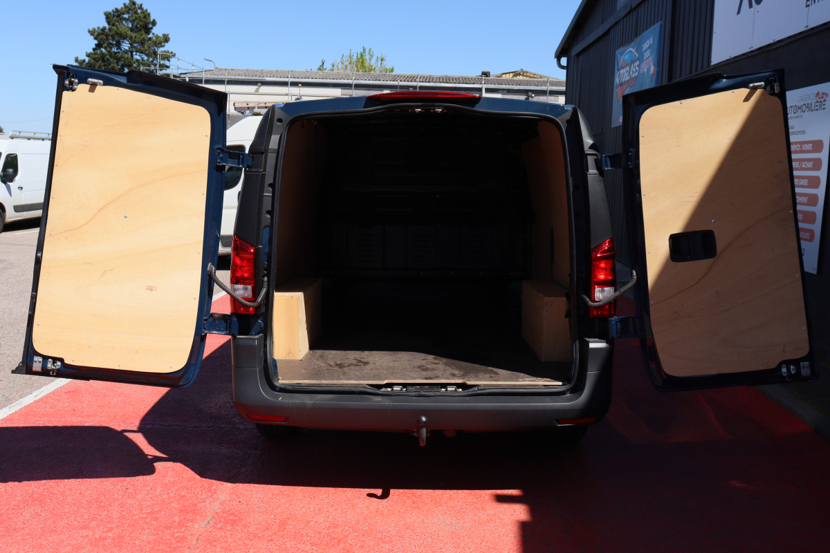 Mercedes Vito — 17
