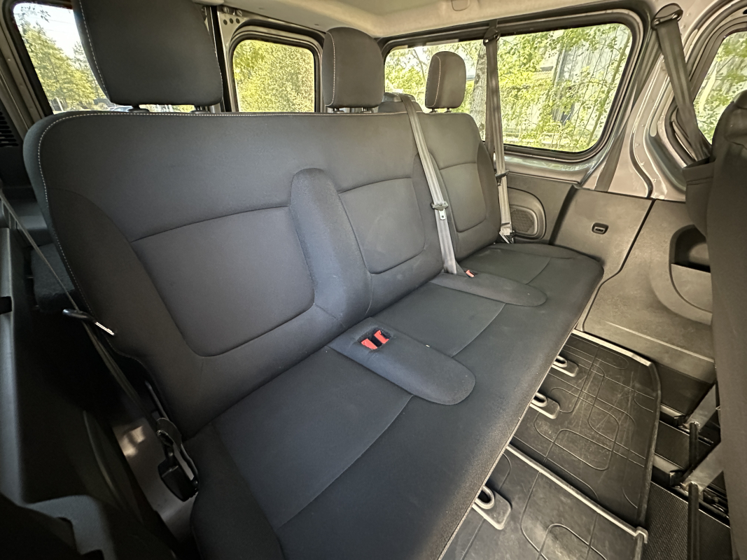 Renault Trafic Combi — 15