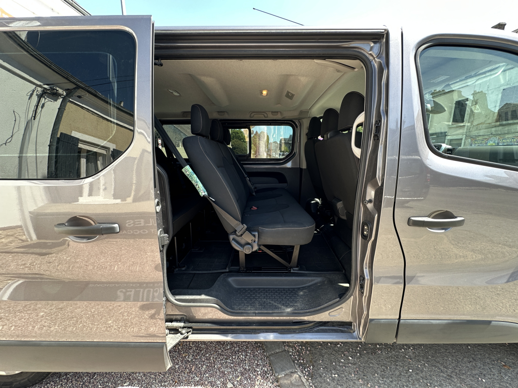 Renault Trafic Combi — 7