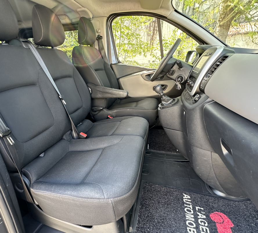 Renault Trafic Combi — 8