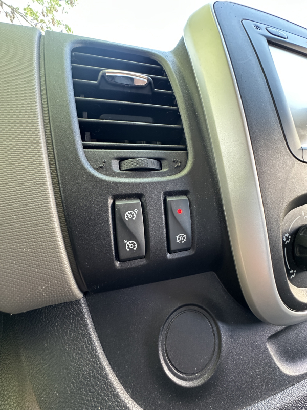 Renault Trafic Combi — 18