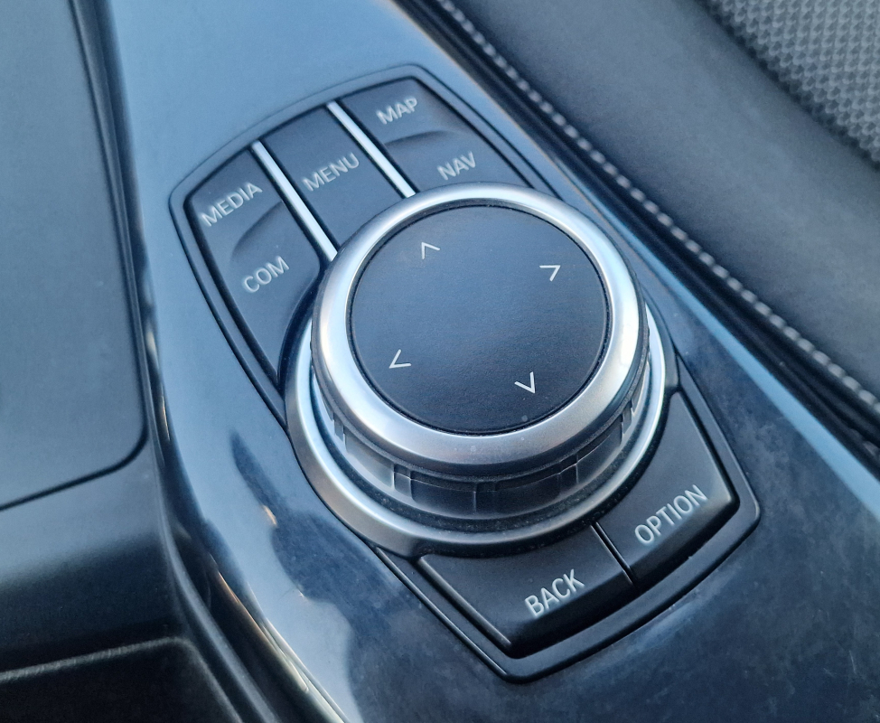 Bmw Série 1 — 12