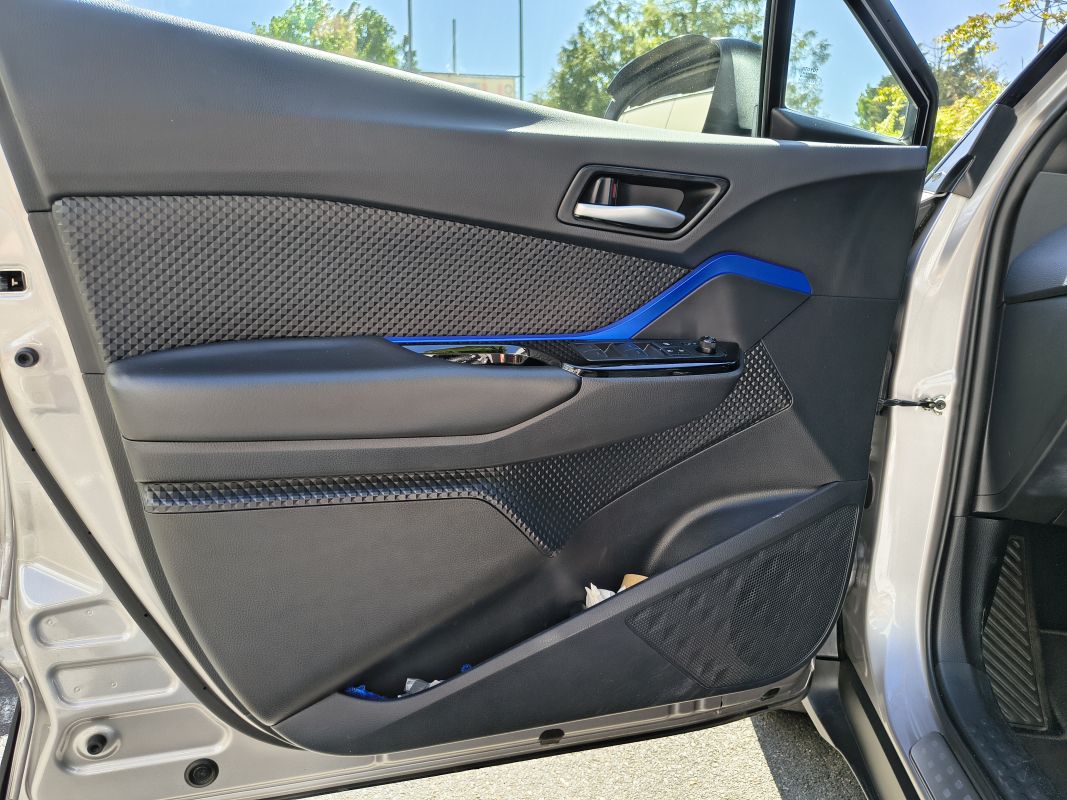 Toyota C-HR — 10