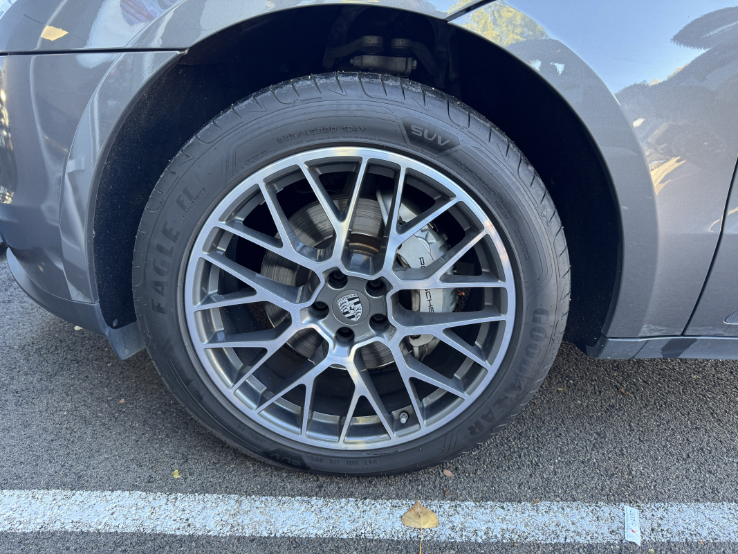 Porsche Macan — 28