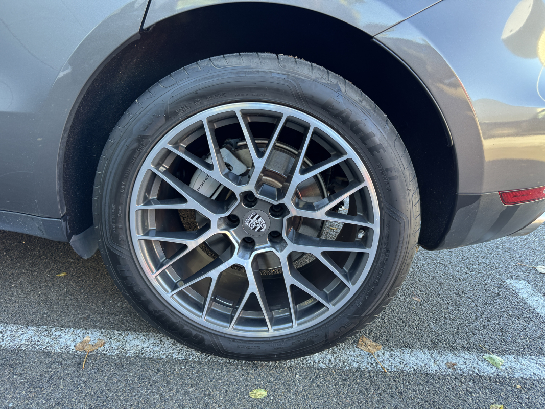 Porsche Macan — 29