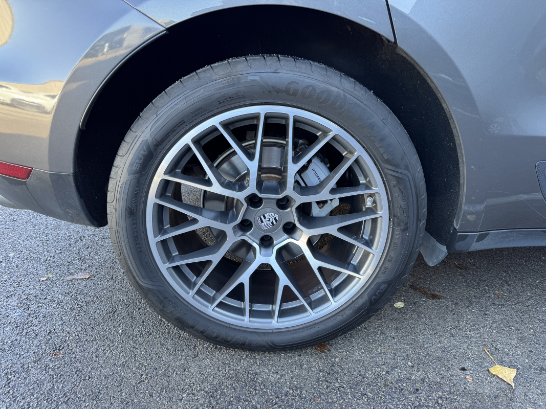 Porsche Macan — 31