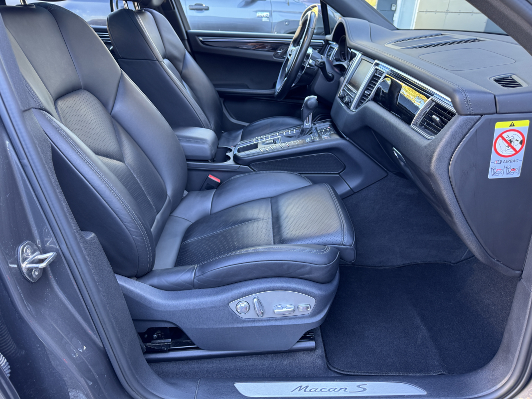 Porsche Macan — 23