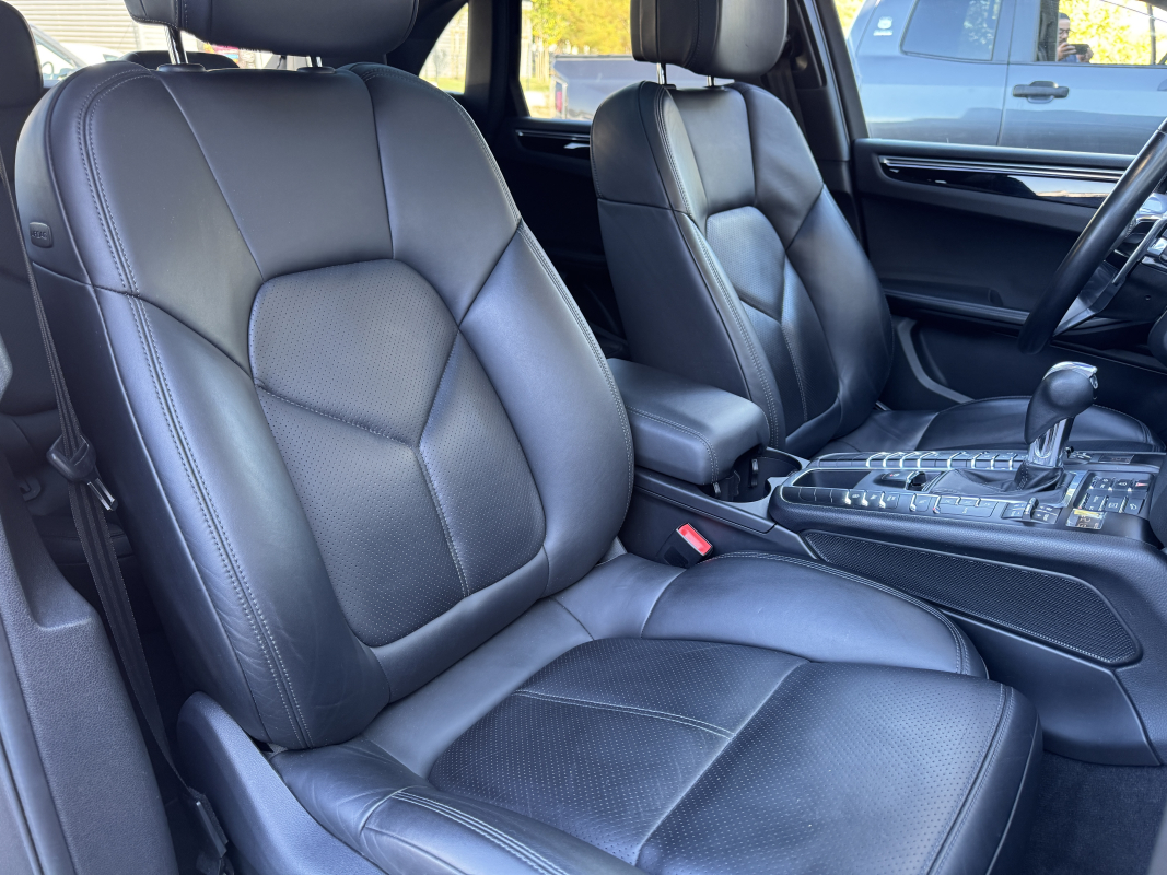 Porsche Macan — 25