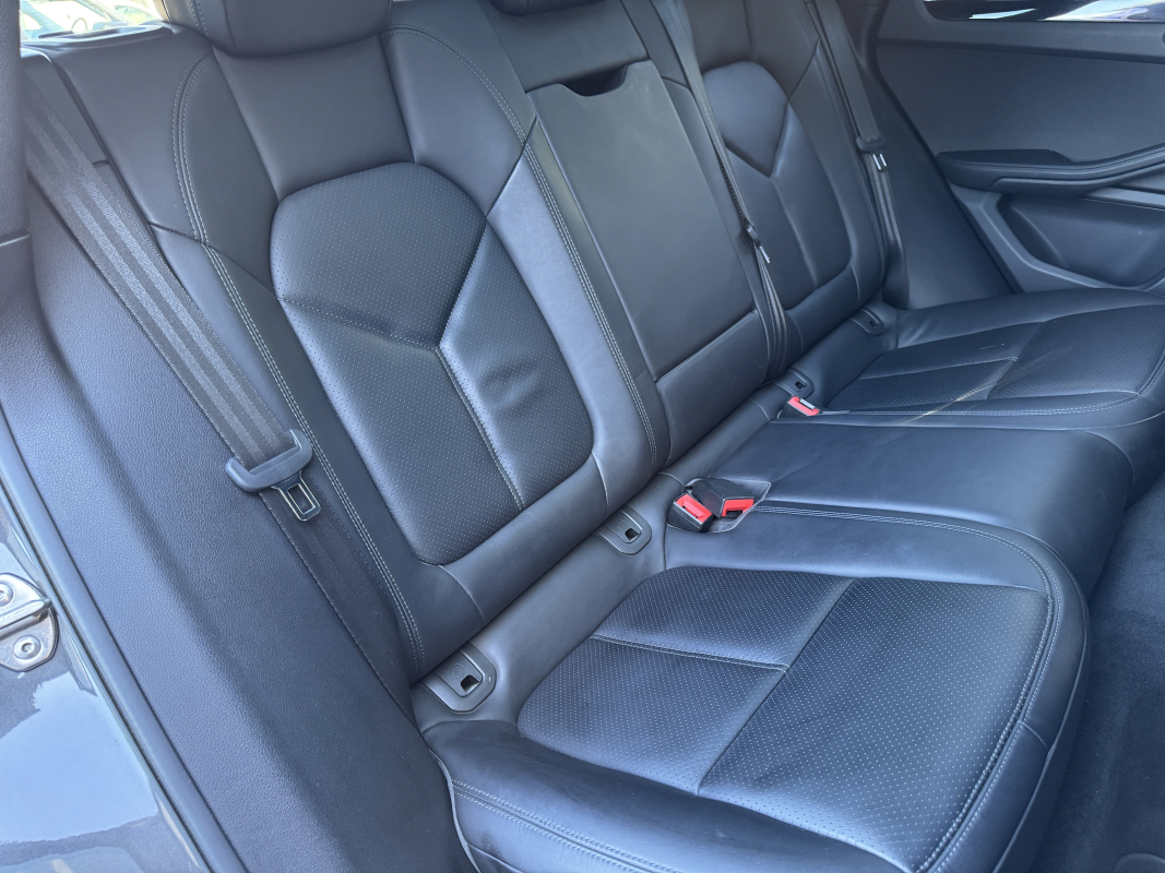 Porsche Macan — 22