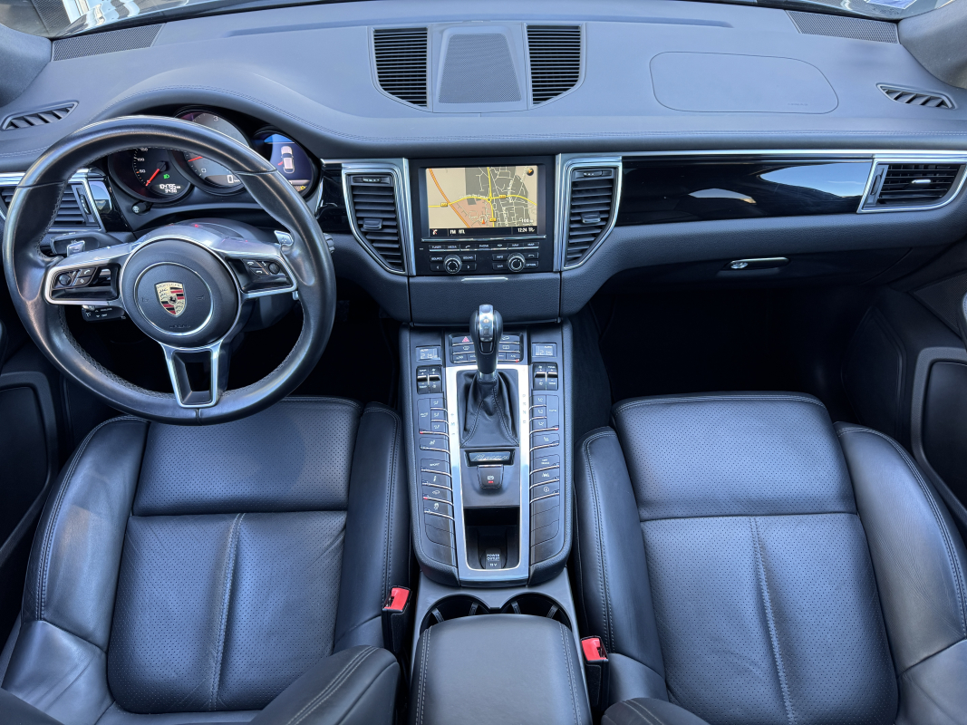 Porsche Macan — 8