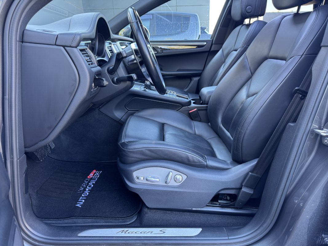 Porsche Macan — 37